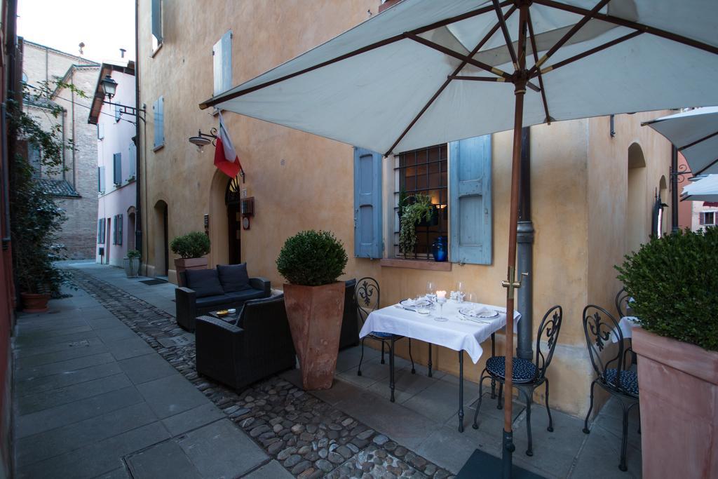 קסטלווטרו די מודנה Locanda Del Feudo Suite & Restaurant מראה חיצוני תמונה